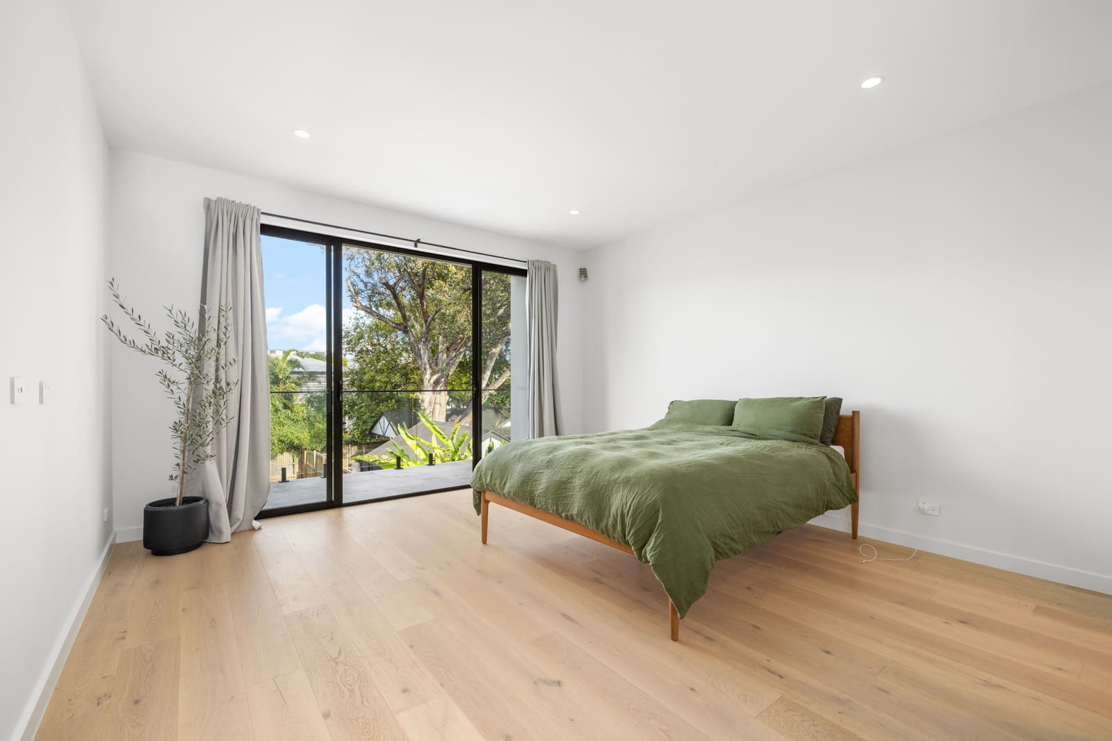 Bedroom opening to the garden